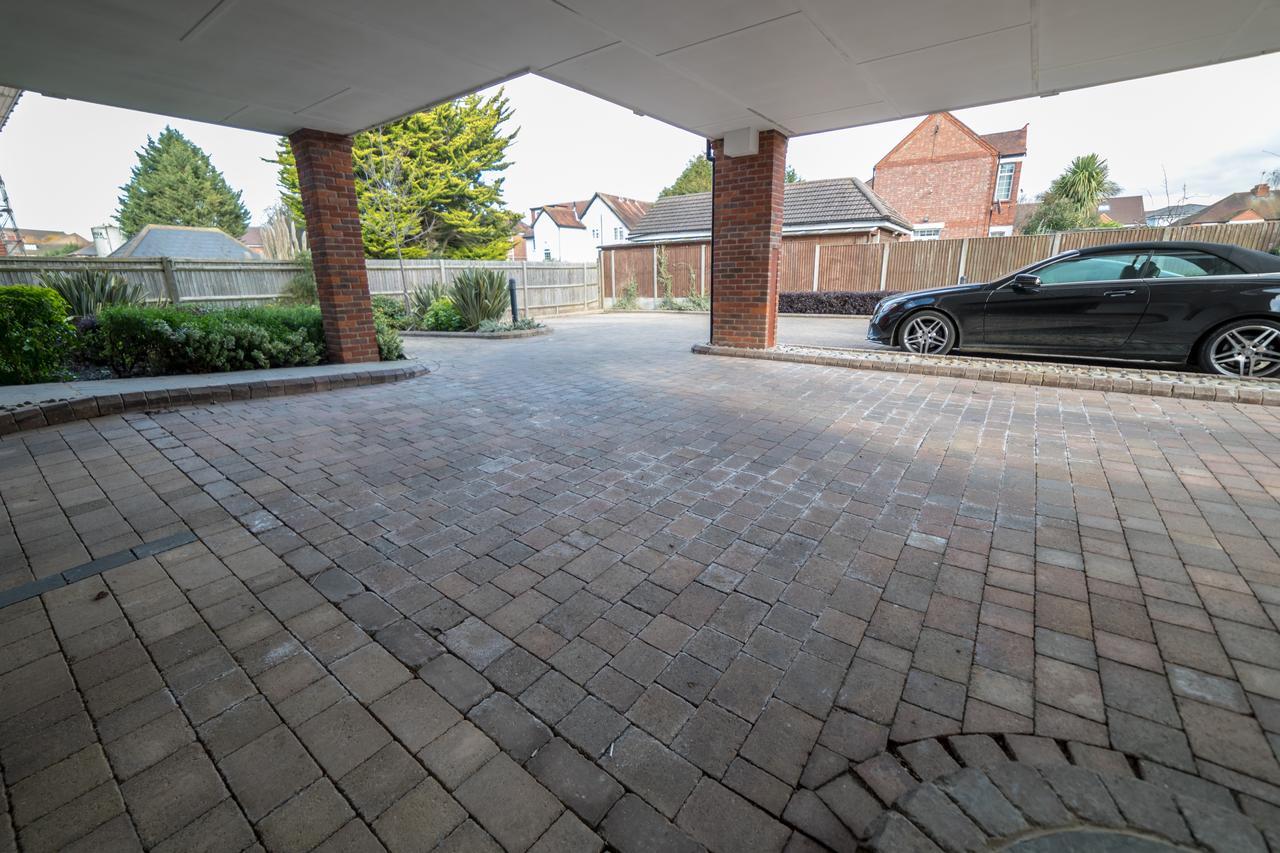 Helios Court Penthouse Serviced Apartment By Ferndale Maidenhead Exterior foto