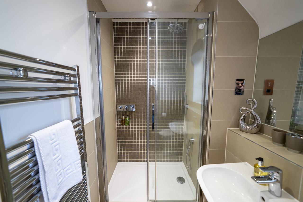 Helios Court Penthouse Serviced Apartment By Ferndale Maidenhead Exterior foto