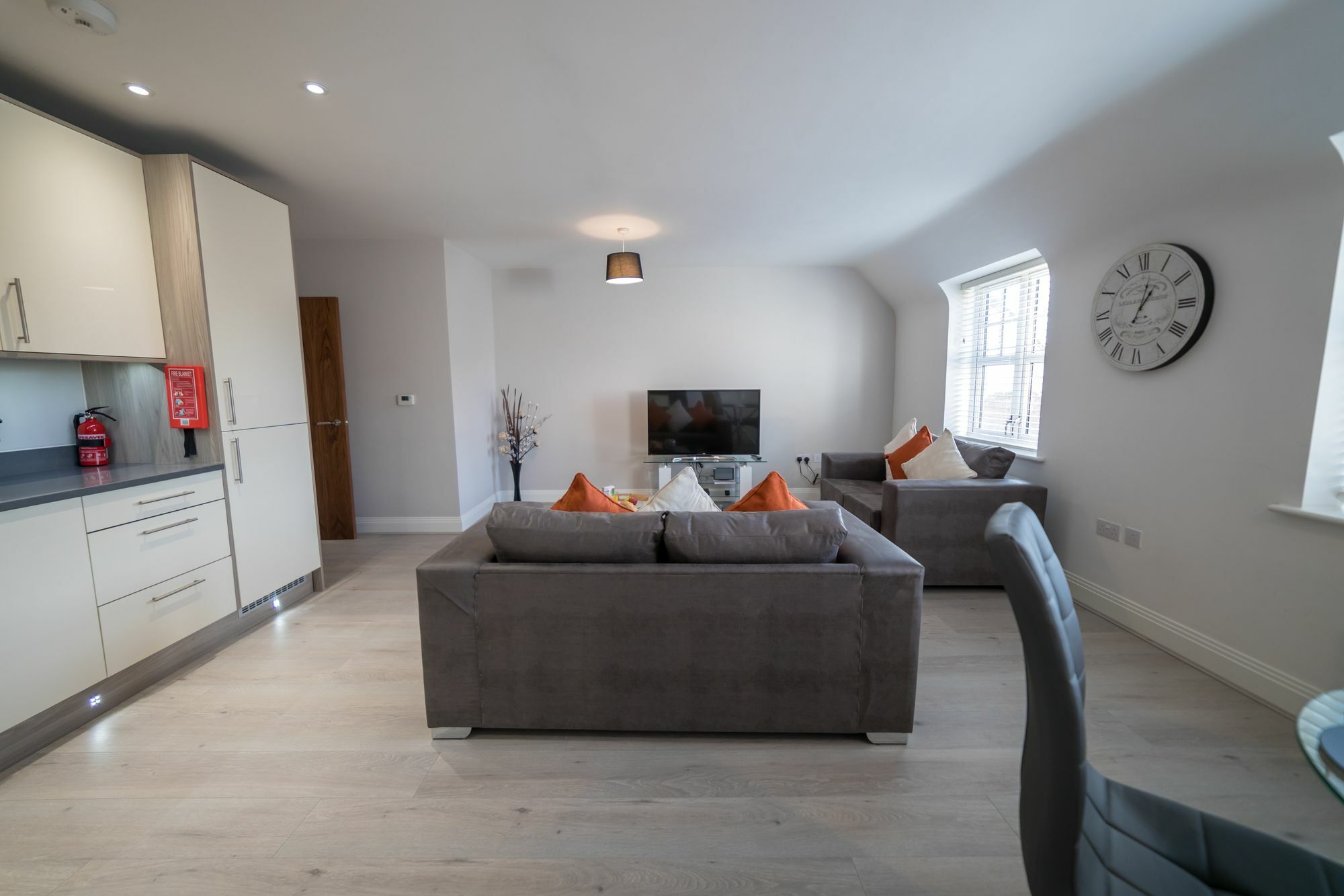 Helios Court Penthouse Serviced Apartment By Ferndale Maidenhead Exterior foto